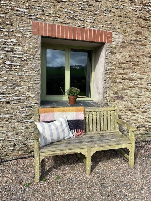 The Wheelhouse At Hewish Mill Villa Bittadon ภายนอก รูปภาพ