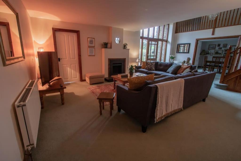 The Wheelhouse At Hewish Mill Villa Bittadon ภายนอก รูปภาพ